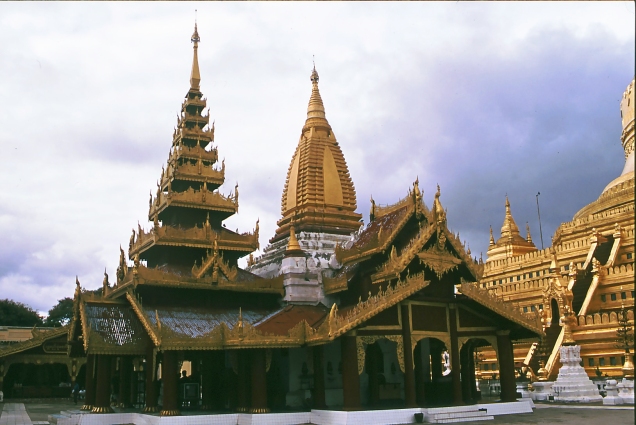 4 cupole shwedagon